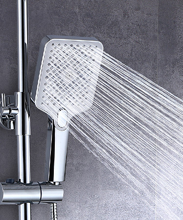 Смеситель для ванны с длинным изливом FENDI