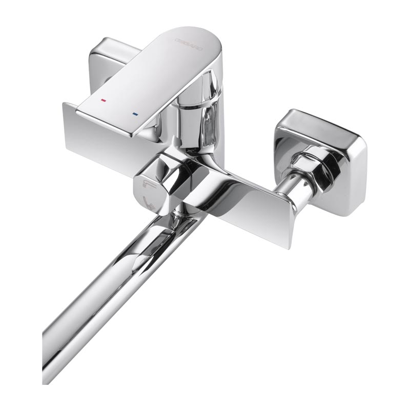 Смеситель для ванны с длинным изливом FENDI